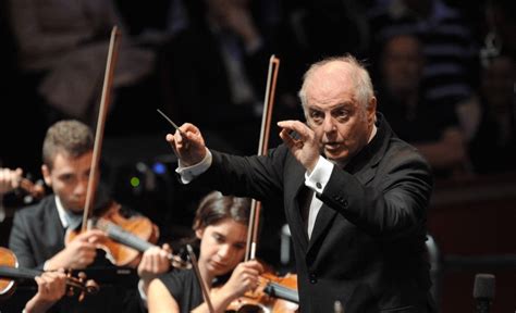 Berliner Philharmonikerns 2019 års nya musikdirektör Daniel Barenboim; ett symfoniskt möte mellan tradition och vision